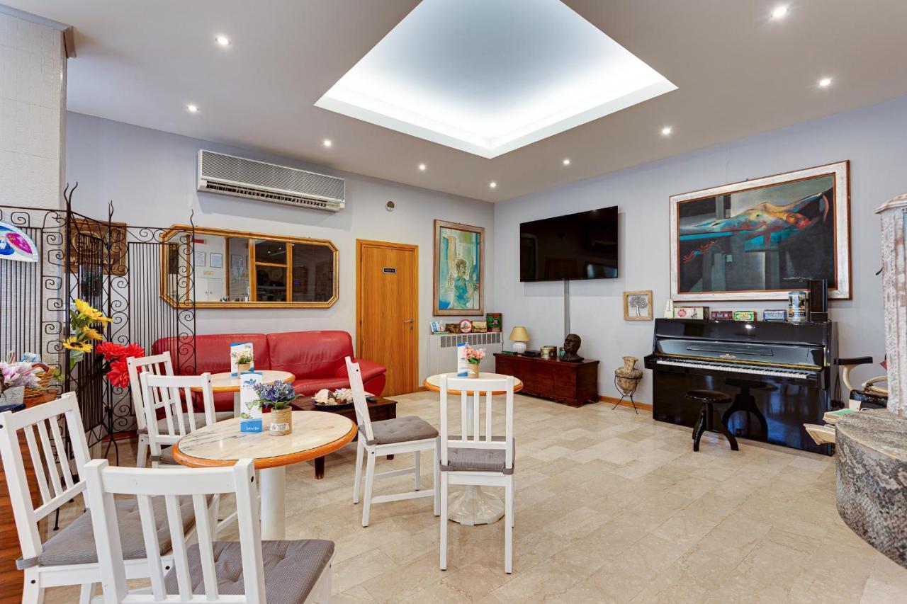 Hotel Kiss Cesenatico Dış mekan fotoğraf