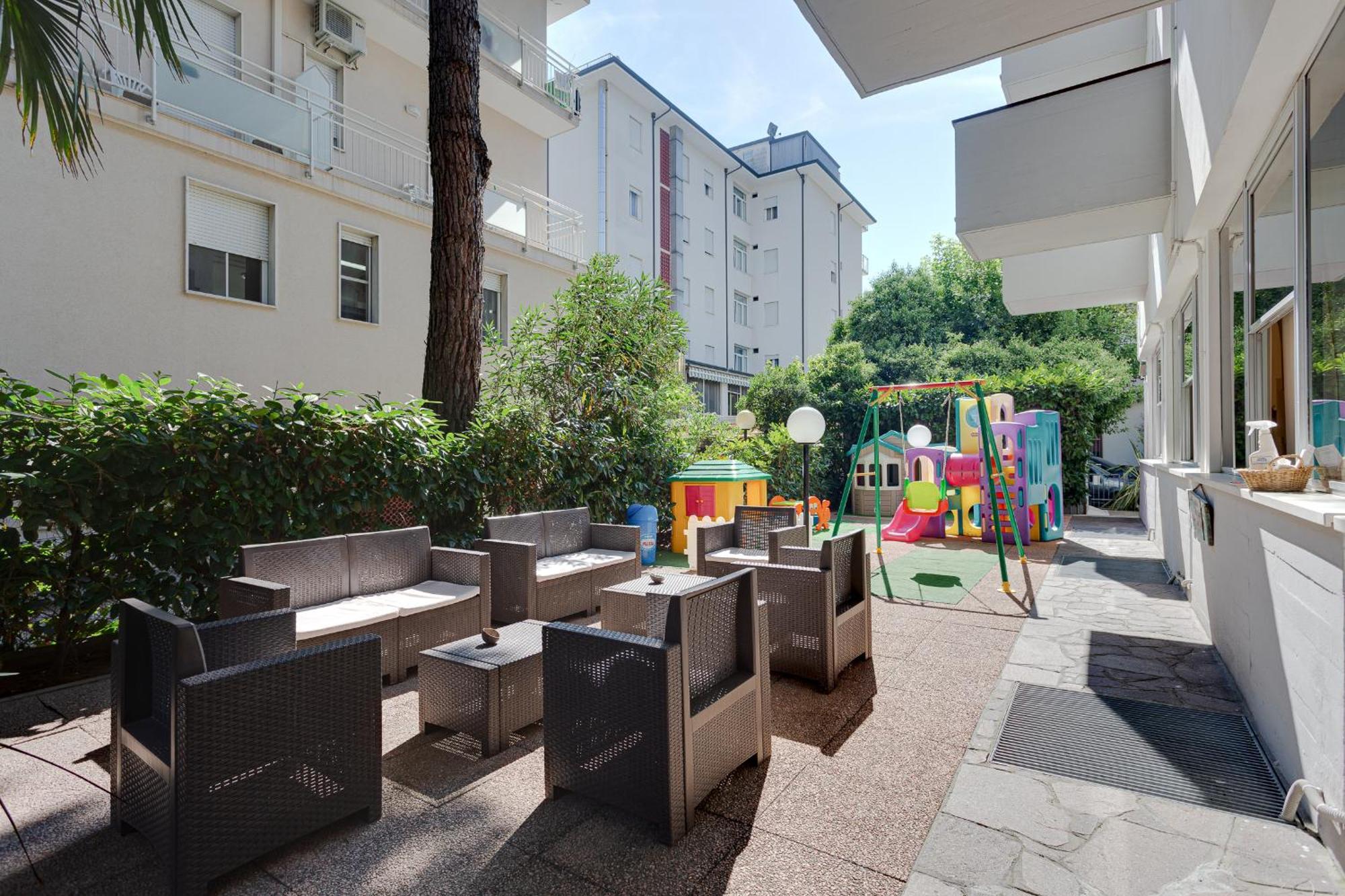 Hotel Kiss Cesenatico Dış mekan fotoğraf